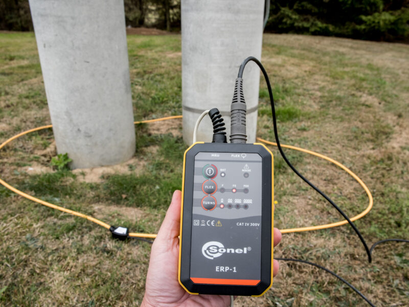 FLIR PV48 Tester Per Pannelli Solari E Tracciatore Di Curve IV - Analisi Potenza Massima, VOC, ISC E Temperatura Con Display LCD - Fino A 800W, Con Connettori MC4 - 4